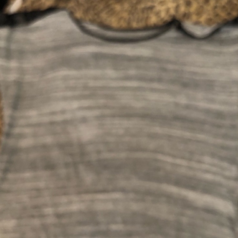 APT. 9 size medium heathered gray top lace insert at shoulder